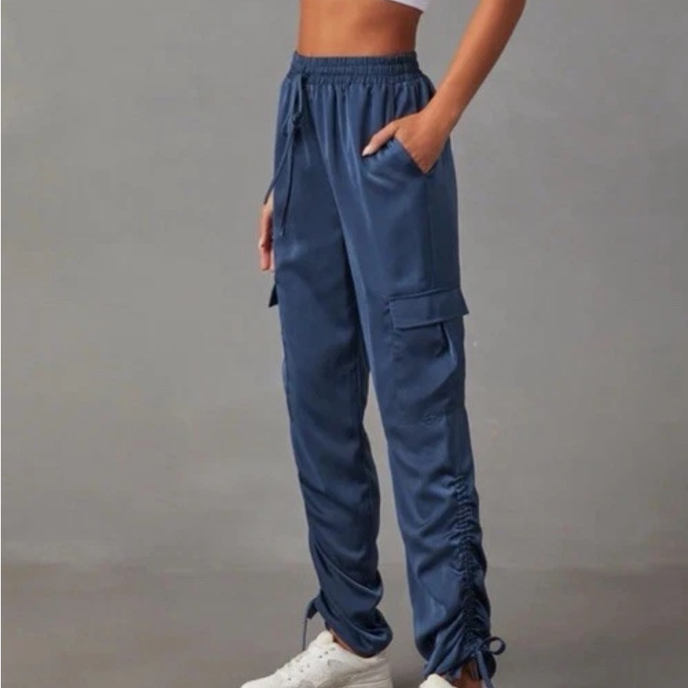 NWT Vici Mustard Seed Moon Lover Satin Cargo Women's Joggers size Med